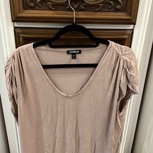 Women’s Ruched Short Sleeve T Shirt from Express in Taupe.  Size L. Super soft!